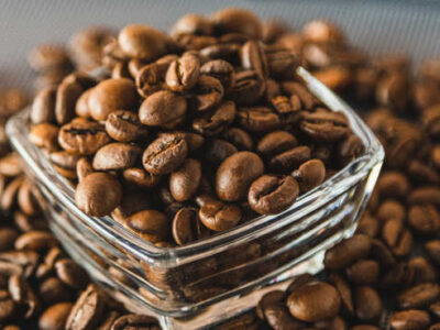 Робота сортування кави на дому