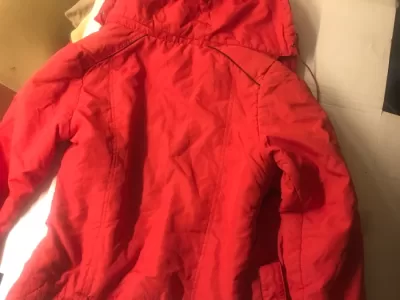 Віддам безкоштовно дитячу куртку