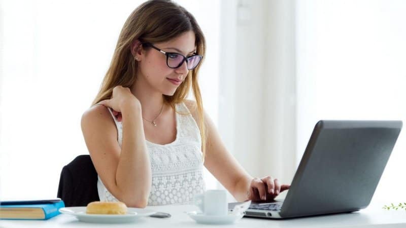 Для онлайн роботи з текстом потрібен перекладач у агентство