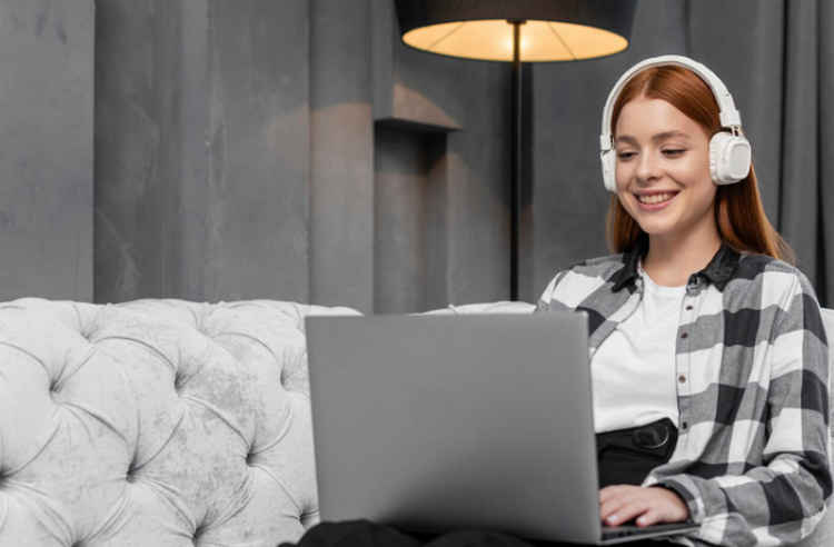 Робота вдома для підлітків 14 та старше - вичитка тексту та створення контенту з AI