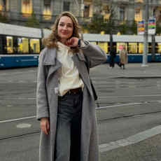 менеджер Алла Нагорна